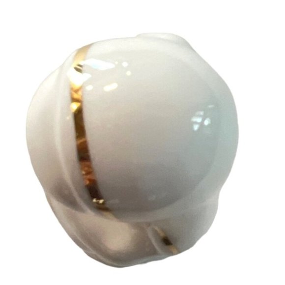 Vintage Royal Tara Figurine Praying Girl Fine Bone China Handmade Angel Nun - Picture 7 of 9